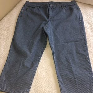 🌞2/$15 Style&Co Denim Striped Capri EUC Size 18W